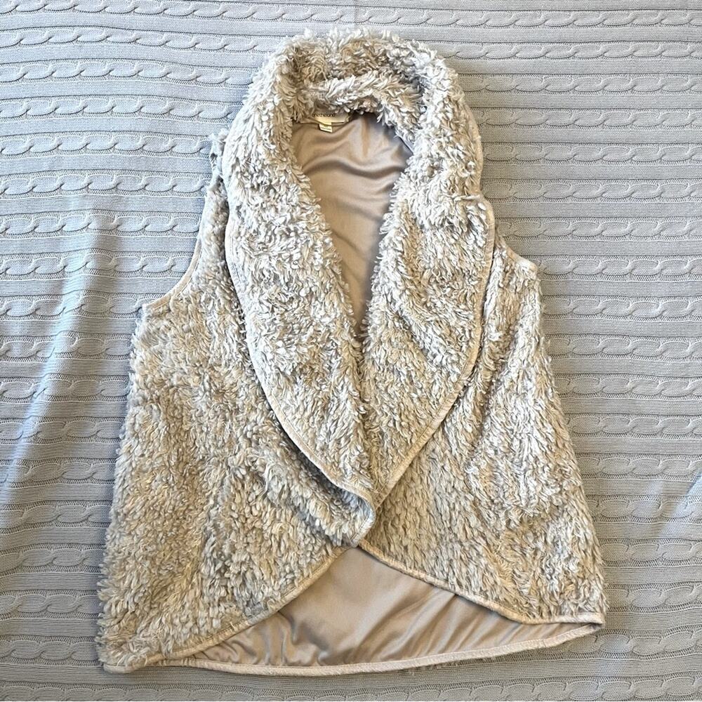 Onetheland Women's Khaki Faux Fur Sherpa Vest Size M - Picture 2 of 7